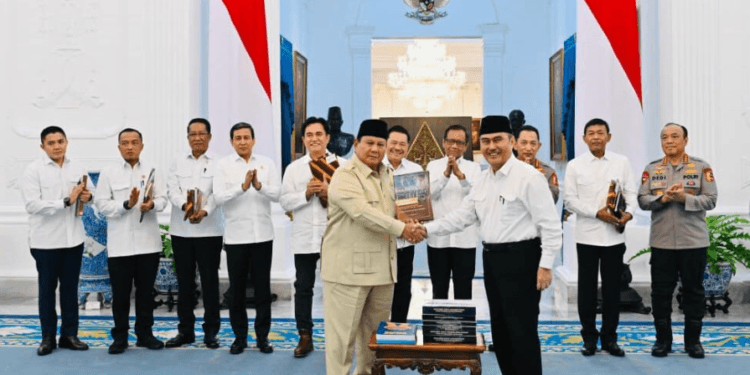 Presiden Prabowo Subianto menerima Komisi Percepatan Reformasi Polri (KPRP) di Istana Merdeka, Jakarta, pada Selasa, 5 Mei 2026.(Presidenri)