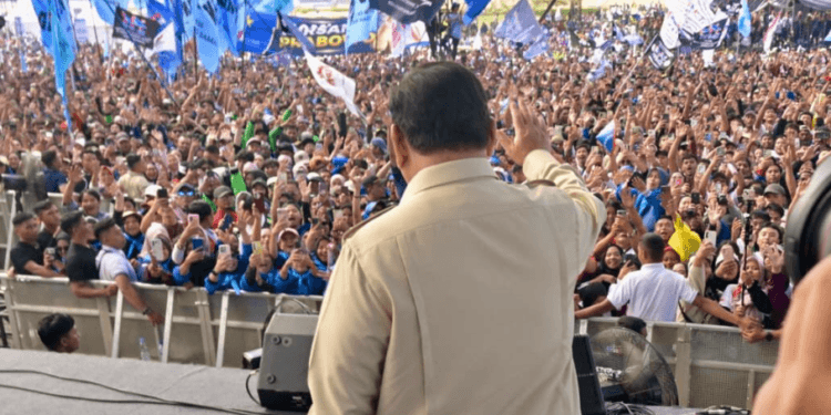 Presiden Prabowo Subianto menghadiri Peringatan Hari Buruh Internasional yang digelar di kawasan Lapangan Silang Monumen Nasional (Monas), Jakarta, pada Jumat, 1 Mei 2026.(Presidenri)