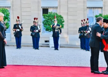Presiden Macron Jamu Presiden Prabowo dalam Jamuan Kenegaraan di Istana Élysée