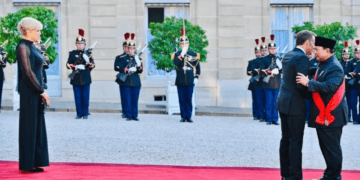 Presiden Macron Jamu Presiden Prabowo dalam Jamuan Kenegaraan di Istana Élysée