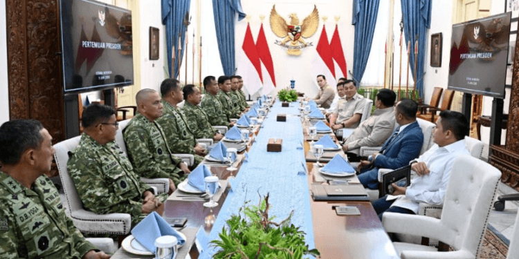 Presiden Prabowo Subianto menerima pimpinan TNI di Istana Merdeka, Jakarta, pada Selasa, 9 Juni 2026.(Presidenri)