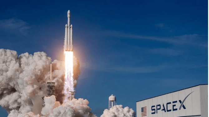 Peluncuran satelit SpaceX.(aim)