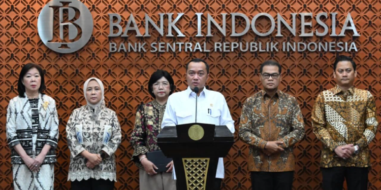 Menteri Sekretaris Negara, Prasetyo Hadi menyampaikan keterangan pers di Gedung Bank Indonesia, Jakarta, pada Senin, 27 Juli 2026.(Presidenri)