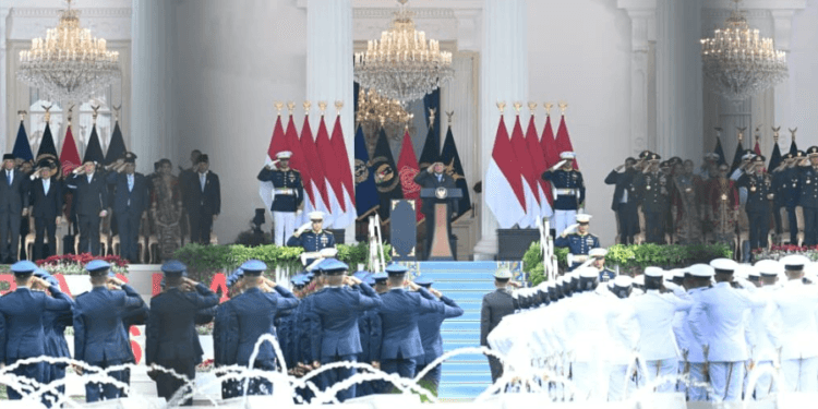 Presiden Prabowo Subianto memimpin Upacara Prasetya Perwira (Praspa) TNI-Polri Tahun 2026 di halaman depan Istana Merdeka, Jakarta, pada Rabu, 22 Juli 2026.(Presidenri)