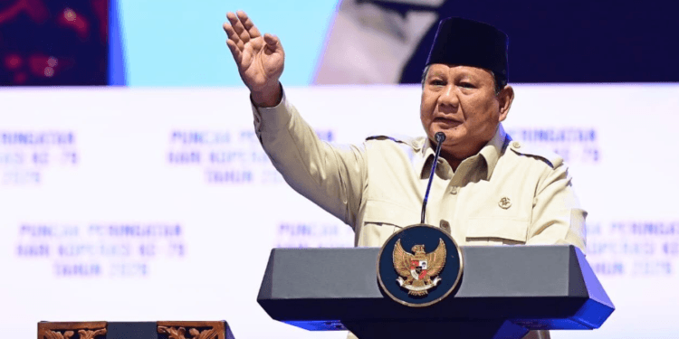 Presiden Prabowo Subianto menyampaikan pidatonya pada Puncak Peringatan Hari Koperasi ke-79 Tahun 2026 yang digelar di Indonesia Arena, Jakarta, pada Minggu, 12 Juli 2026.(Presidenri)
