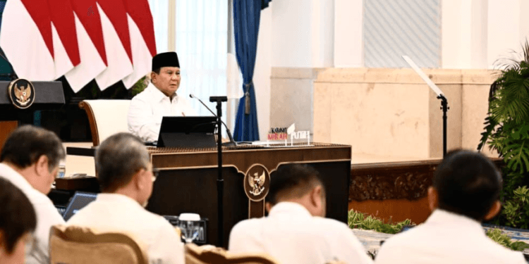 Presiden Prabowo Subianto menyampaikan taklimat pada Sidang Kabinet Paripurna (SKP) yang digelar di Istana Negara, Jakarta pada Senin, 20 Juli 2026.(Presidenri)
