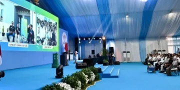 Momen Haru Akad Massal 62 Ribu KPR: Prabowo Berbincang dengan Pedagang, Wartawan, hingga Guru dari Aceh hingga Maluku