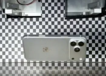 iPhone 18 Pro Gegerkan Dunia Teknologi: Video Uji Jatuh Beredar Jauh Sebelum Peluncuran Resmi