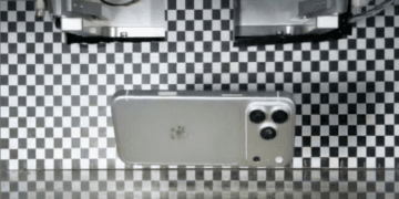 iPhone 18 Pro Gegerkan Dunia Teknologi: Video Uji Jatuh Beredar Jauh Sebelum Peluncuran Resmi