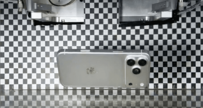 Gambar iPhone 18 Pro yang bocor.(gsm)