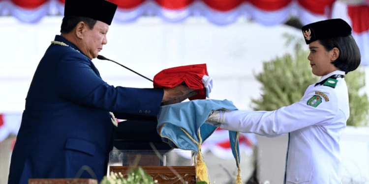 Presiden Prabowo Subianto memimpin langsung Upacara Peringatan Detik-Detik Proklamasi Kemerdekaan Republik Indonesia di halaman Istana Merdeka, Jakarta, Senin, 17 Agustus 2026.(Presidenri)