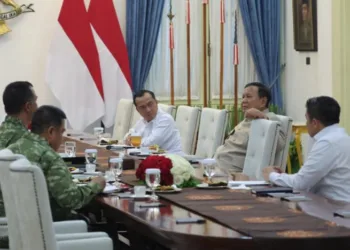Presiden Prabowo Terima Laporan Program Besar TNI: 2.500 Jembatan, Ribuan Titik Air Bersih hingga Listrik untuk Desa Terluar