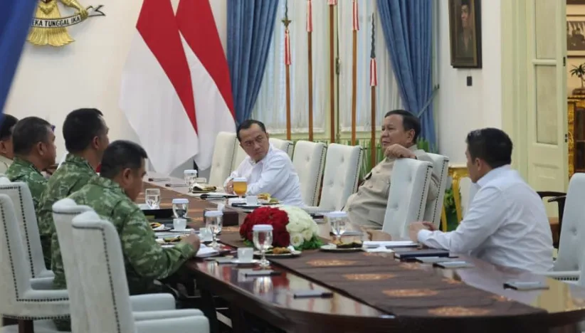 Presiden Prabowo Terima Laporan Program Besar TNI: 2.500 Jembatan, Ribuan Titik Air Bersih hingga Listrik untuk Desa Terluar