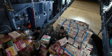 253 Ton Bantuan Dikirim ke NTT, Seskab Teddy: Pemerintah Percepat Distribusi untuk Warga Terdampak Bencana