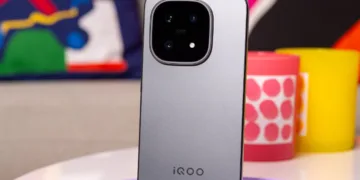 iQOO 16 Bawa Layar 165Hz dan Desain Kamera Baru, Spesifikasinya Makin Gahar