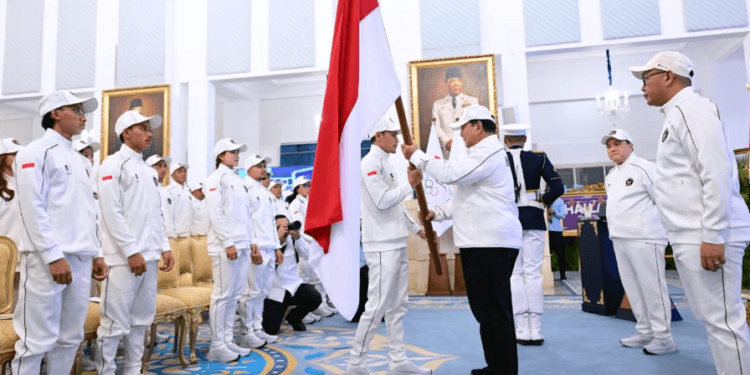 Presiden Prabowo Subianto melepas kontingen Indonesia yang akan berlaga pada Asian Games XX Aichi-Nagoya 2026 di Istana Negara, Jakarta, Rabu, 9 September 2026.(Presidenri)