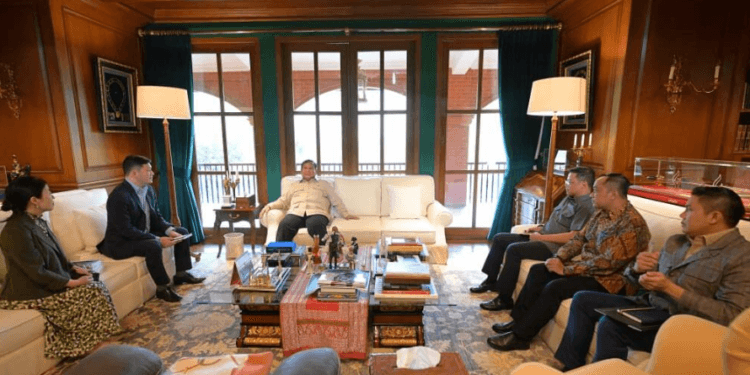 Presiden Prabowo Subianto menerima Dubes AS untuk ASEAN Kevin Kim dan romobongan di kediaman pribadinya di Hambalang, Jawa Barat, pada Sabtu sore, 5 September 2026.(Presidenri)