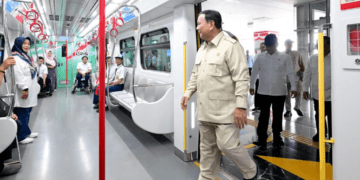 Prabowo Jajal LRT Jakarta 28 Menit, Warga Ceritakan Pengalaman Naik Bersama Presiden
