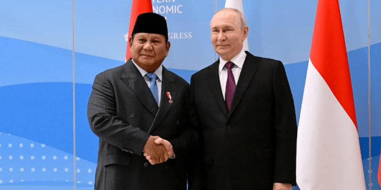 Presiden Prabowo Subianto melakukan pertemuan bilateral dengan Presiden Federasi Rusia Vladimir Putin di Vladivostok, Federasi Rusia, pada Kamis, 3 September 2026.(Presidenri)