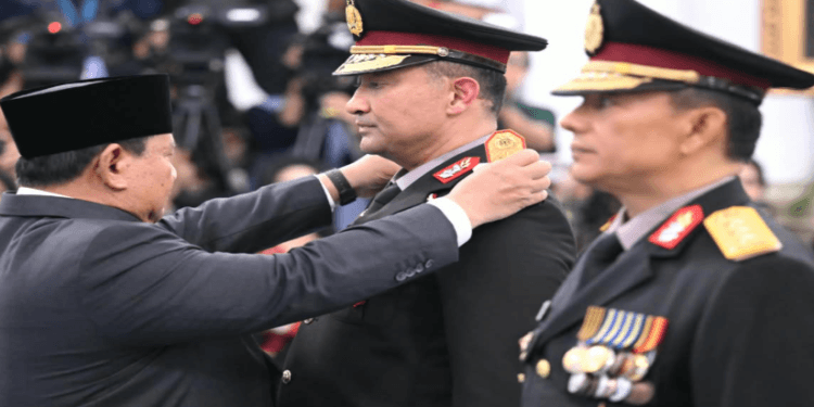 Presiden Prabowo Subianto melantik Komjen Pol Suyudi Ario Seto dan Komjen Pol Wahyu Hadiningrat sebagai Kapolri dan Wakapolri, di Istana Negara, Jakarta, pada Kamis, 1 Oktober 2026.(Presidenri)